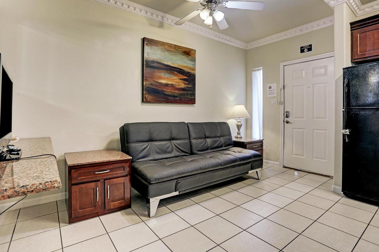 Villa Corporate 2 Bedroom Suite Furnished Condo Houston Bagian luar foto